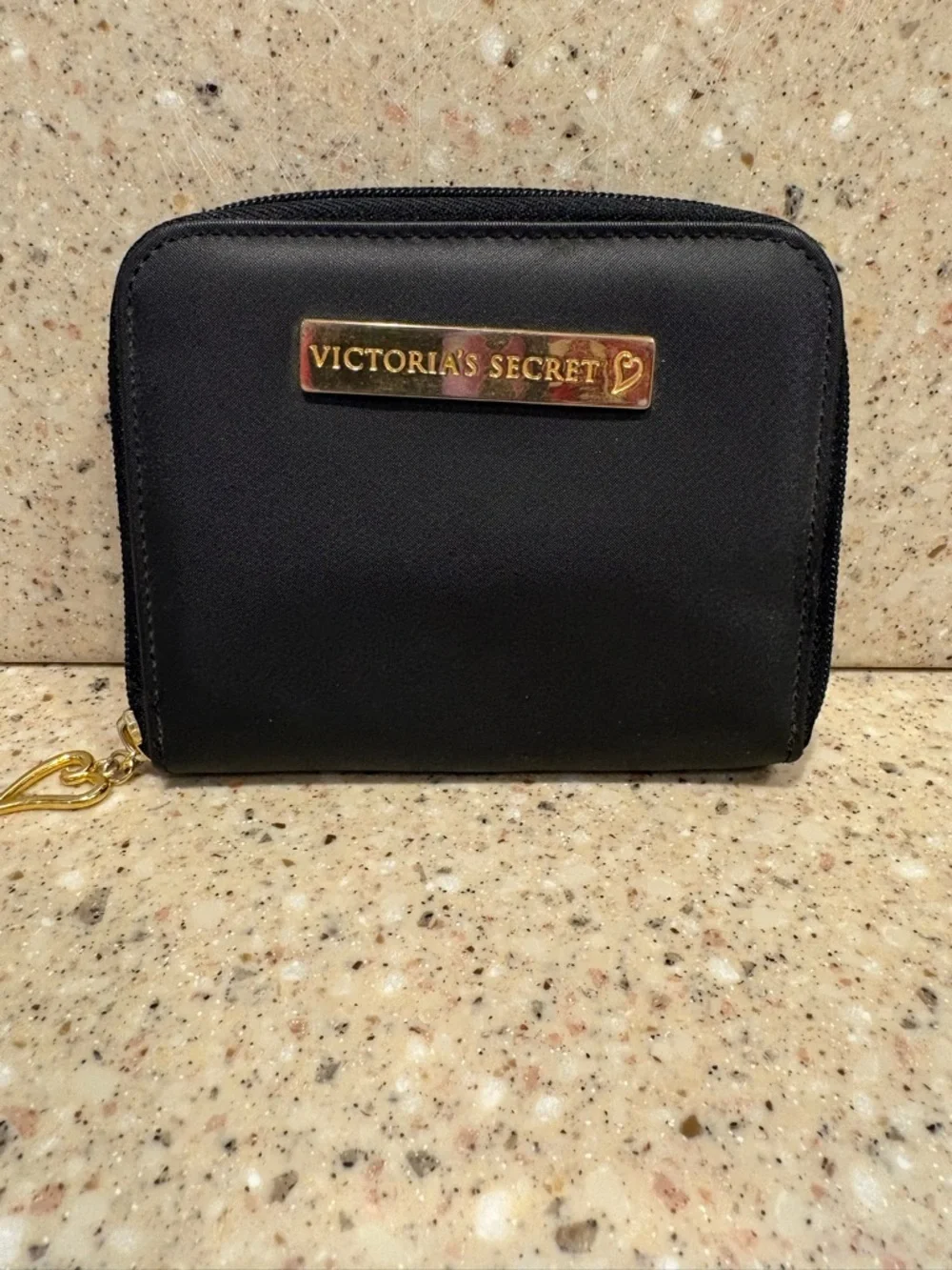Victoria's Secret Black Nylon Small Zip Around Wallet with Gold Heart Charm Pull - Picture 1 of 6